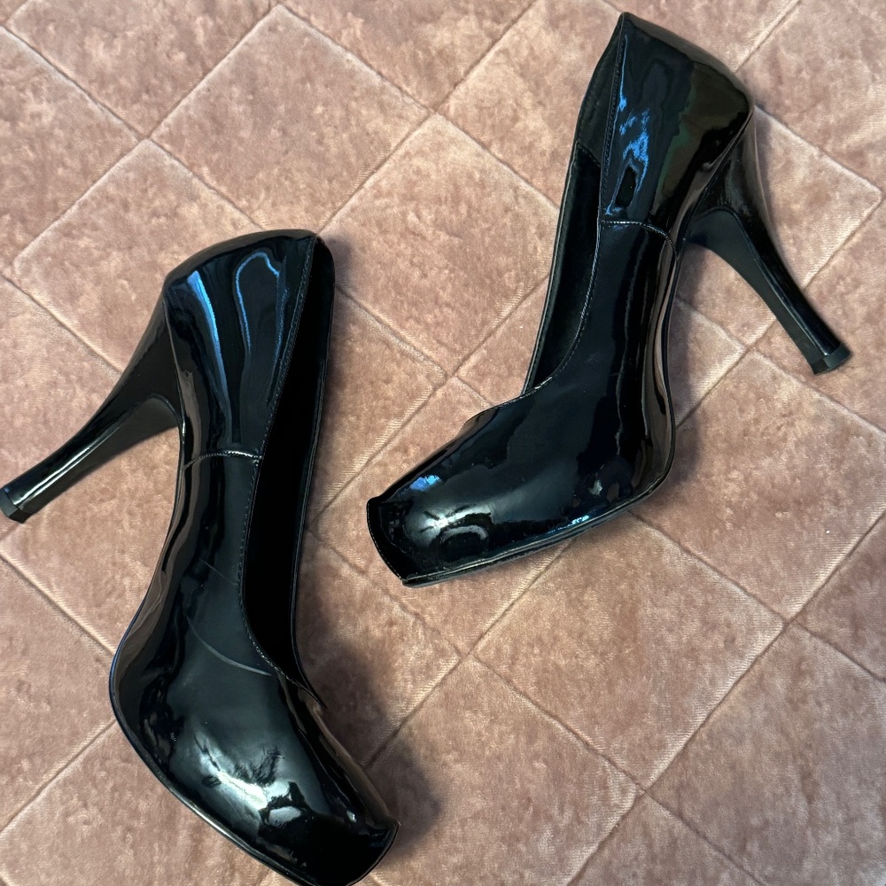 Shi by JOURNEYS Manor Heels